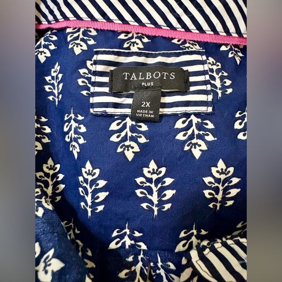 Pretty Talbots 2X Blue Blouse w/ White Print, EUC - Picture 2 of 4